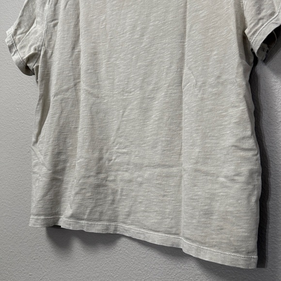 American Eagle Crop Tee with Dogs Graphic - Picture 10 of 11